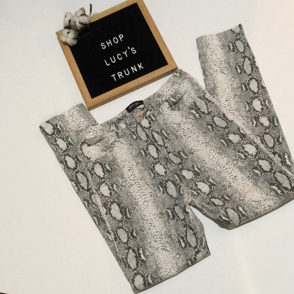 Snakeskin Gray and White Jeans Size 4